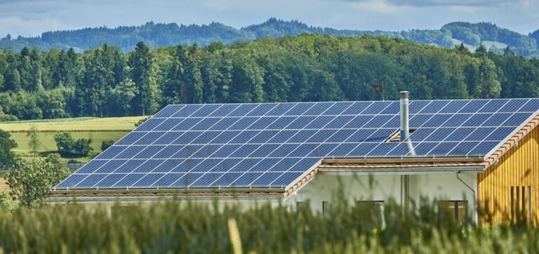 Placas solares para casa: precio, ahorro y amortización 
